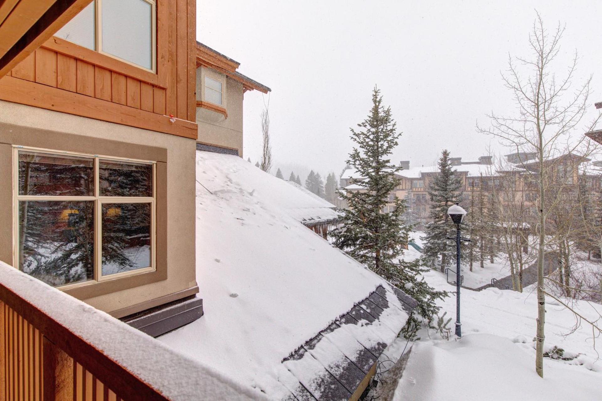 Powderhorn Lodge 210: Blazing Star Suite