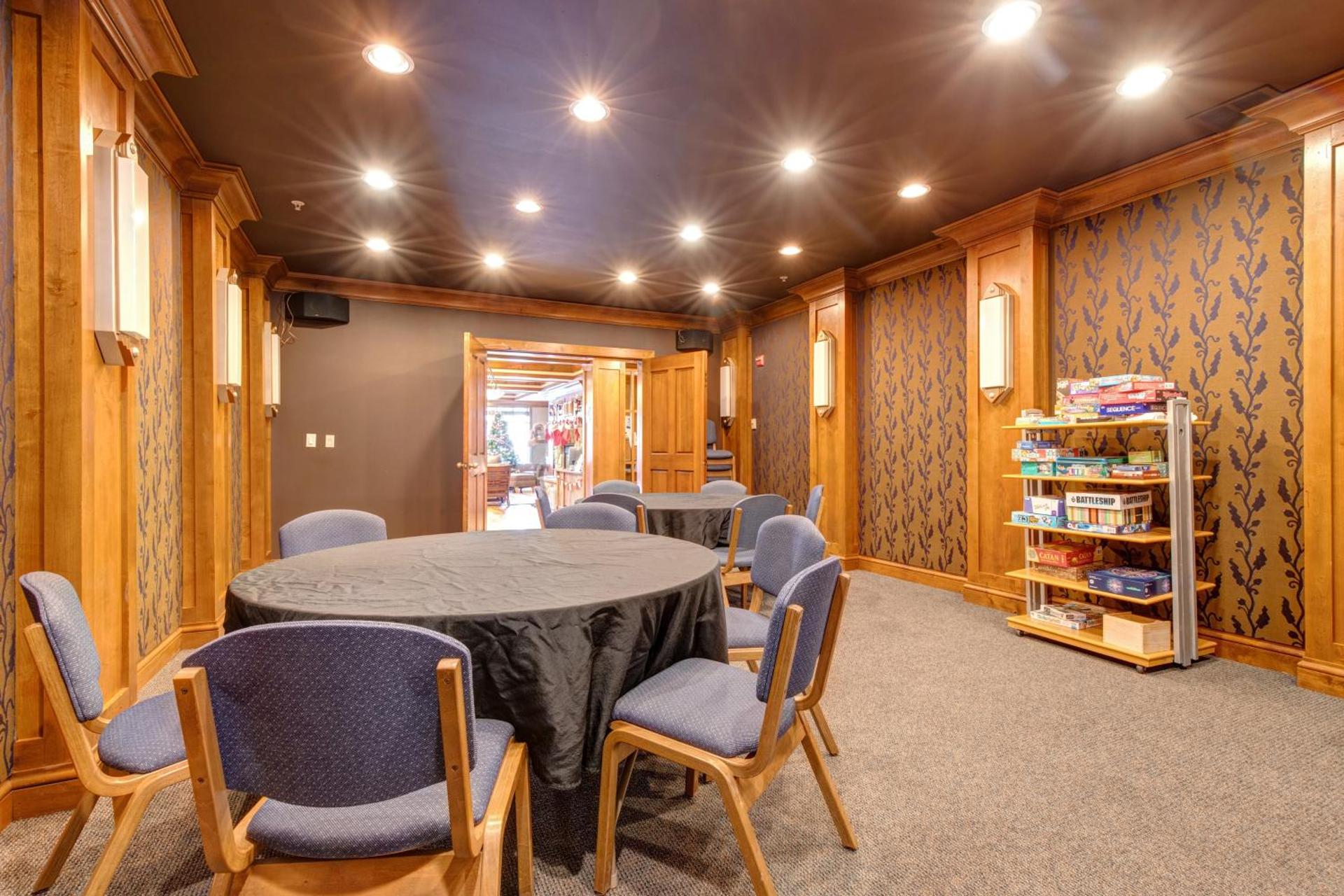 Powderhorn Lodge 210: Blazing Star Suite