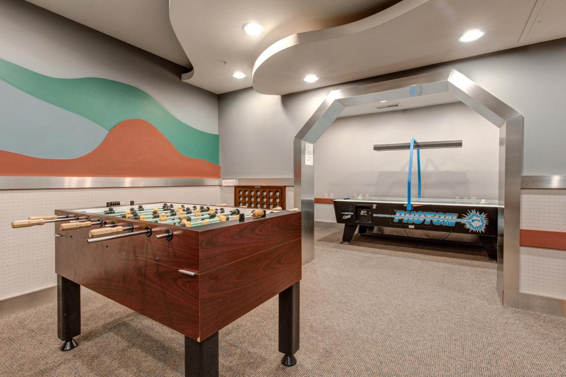 Powderhorn Lodge 210: Blazing Star Suite