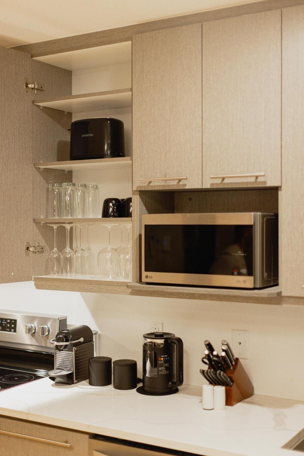 Rozenhaus Montreal Hotel