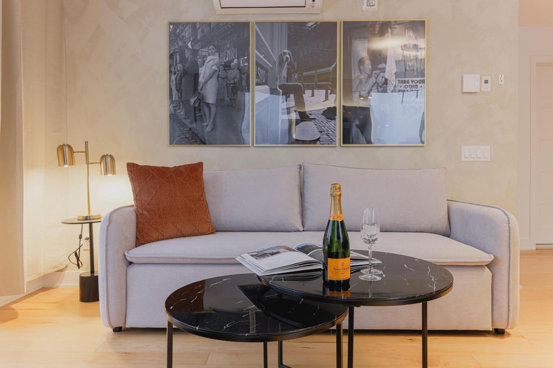 Rozenhaus Montreal Hotel