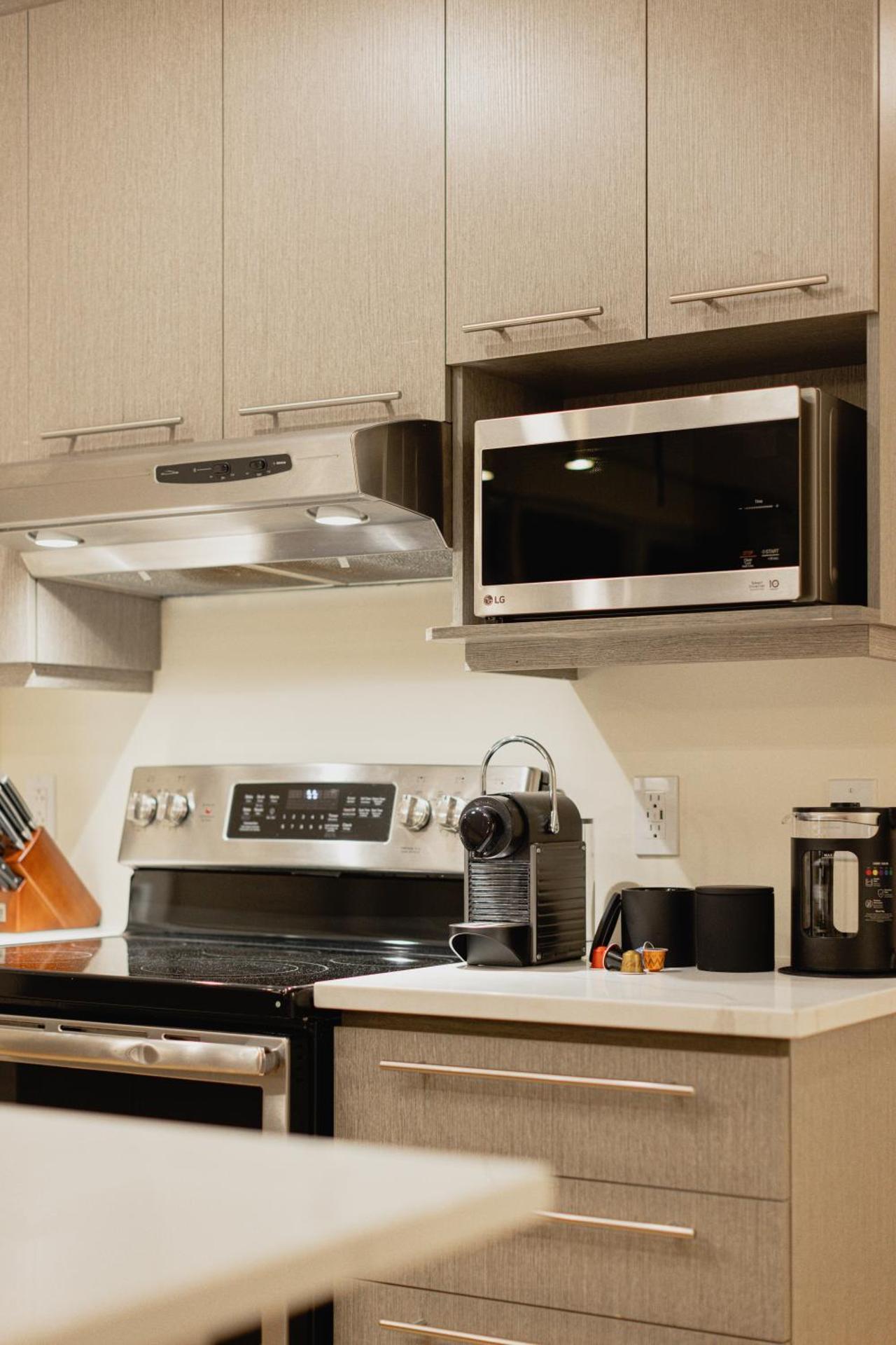 Rozenhaus Montreal Hotel