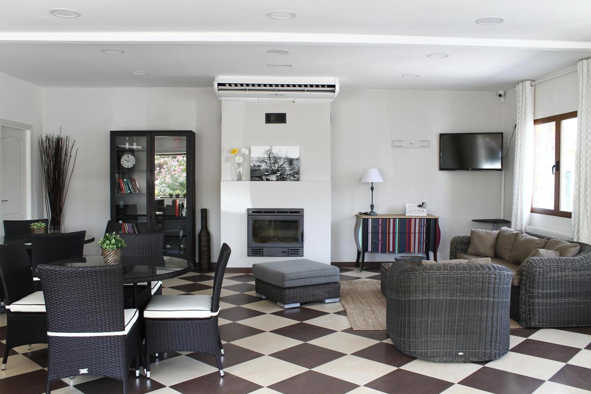 Communal lounge/ TV room