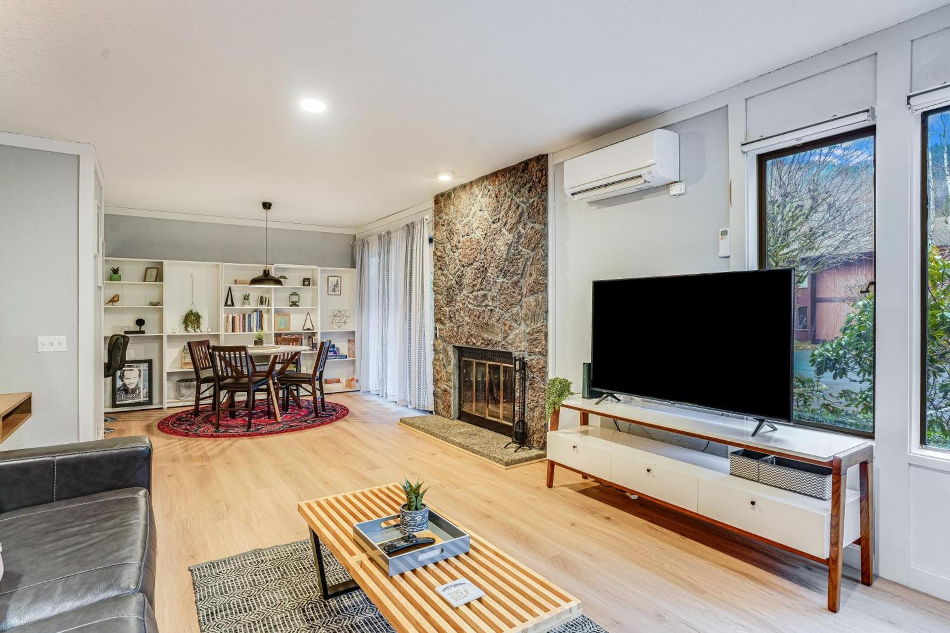 Cozy Nest Condo in Welches