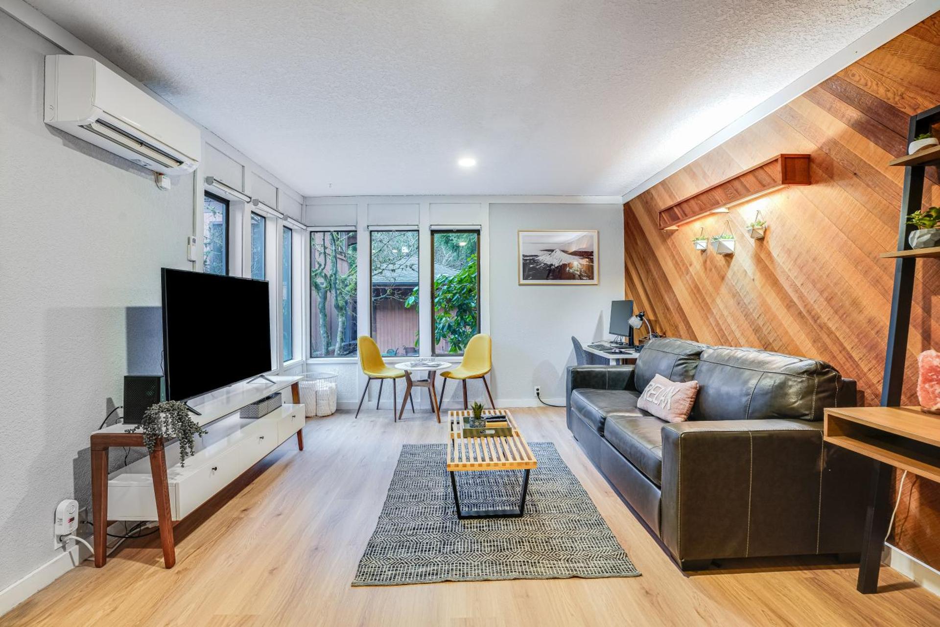 Cozy Nest Condo in Welches