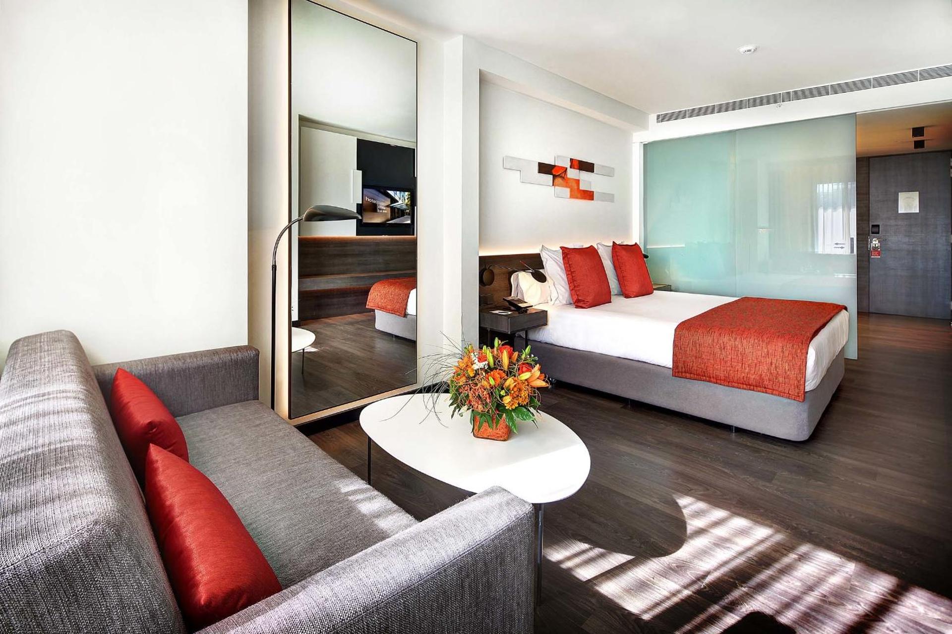 Photo of the whole room