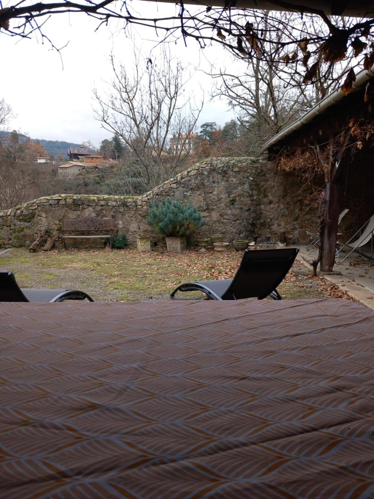 Charmant gîte avec parking gratuit sur place.