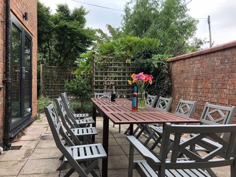 Luxury 6 bedroom retreat in Stratford Upon Avon