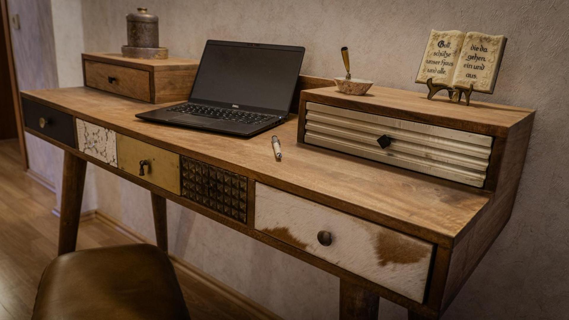 Großzügige Wohnung mit Terrasse und Gartenzugang - das komplette Erdgeschoß