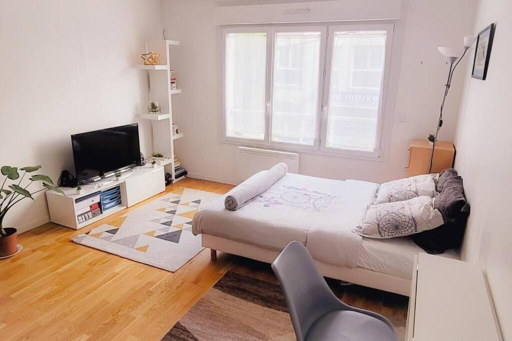 Communal lounge/ TV room