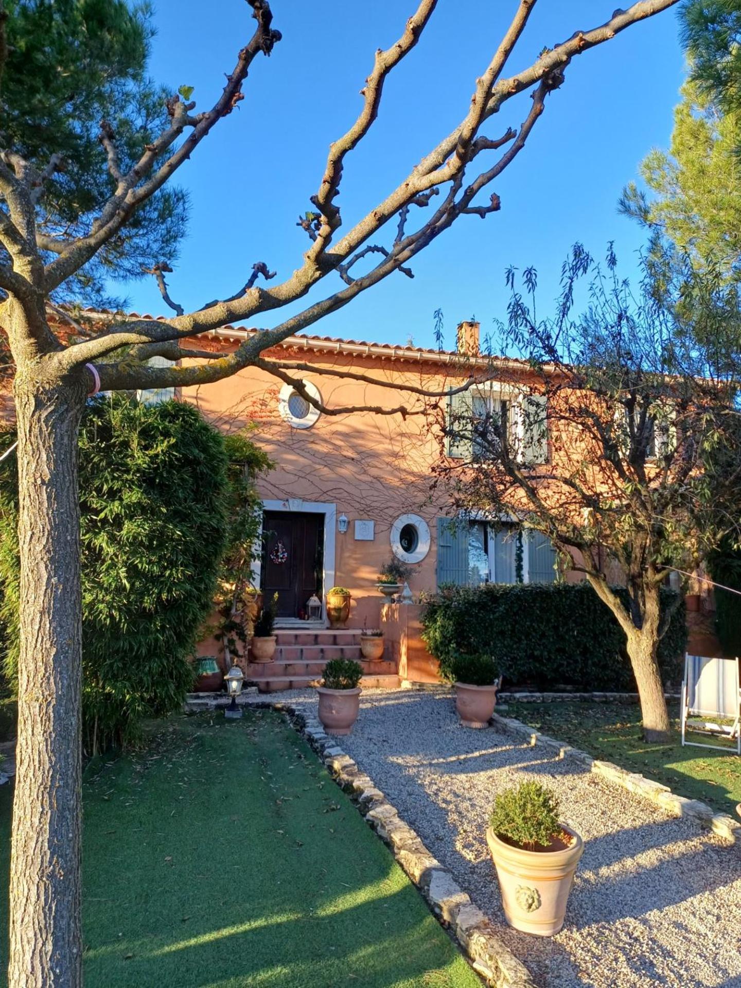 Chambre d'hôte suite Tournesol "Au fond du jardin"