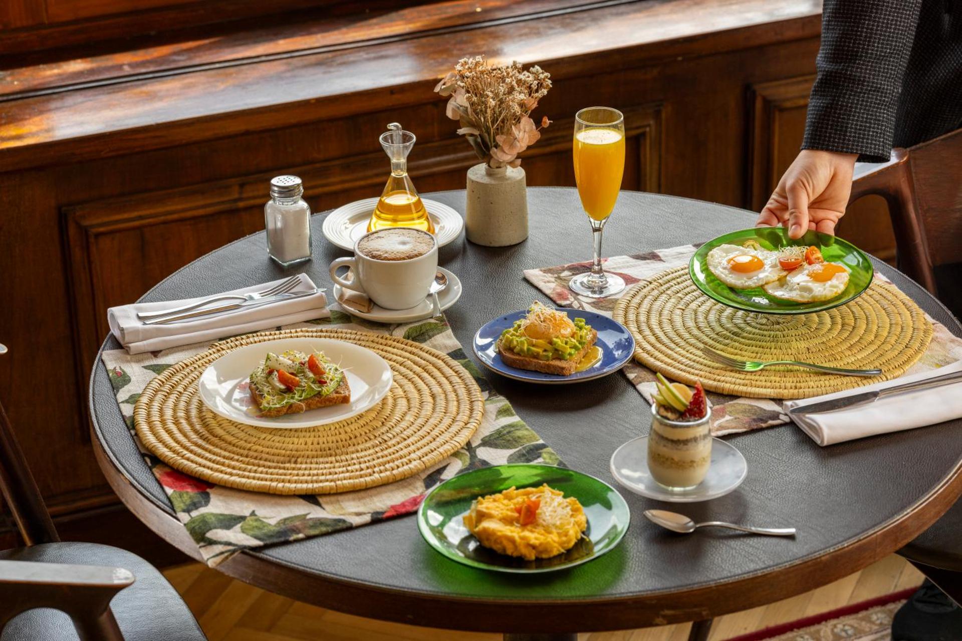 Restaurant/places to eat