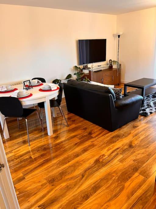 Luxurious river view apartment