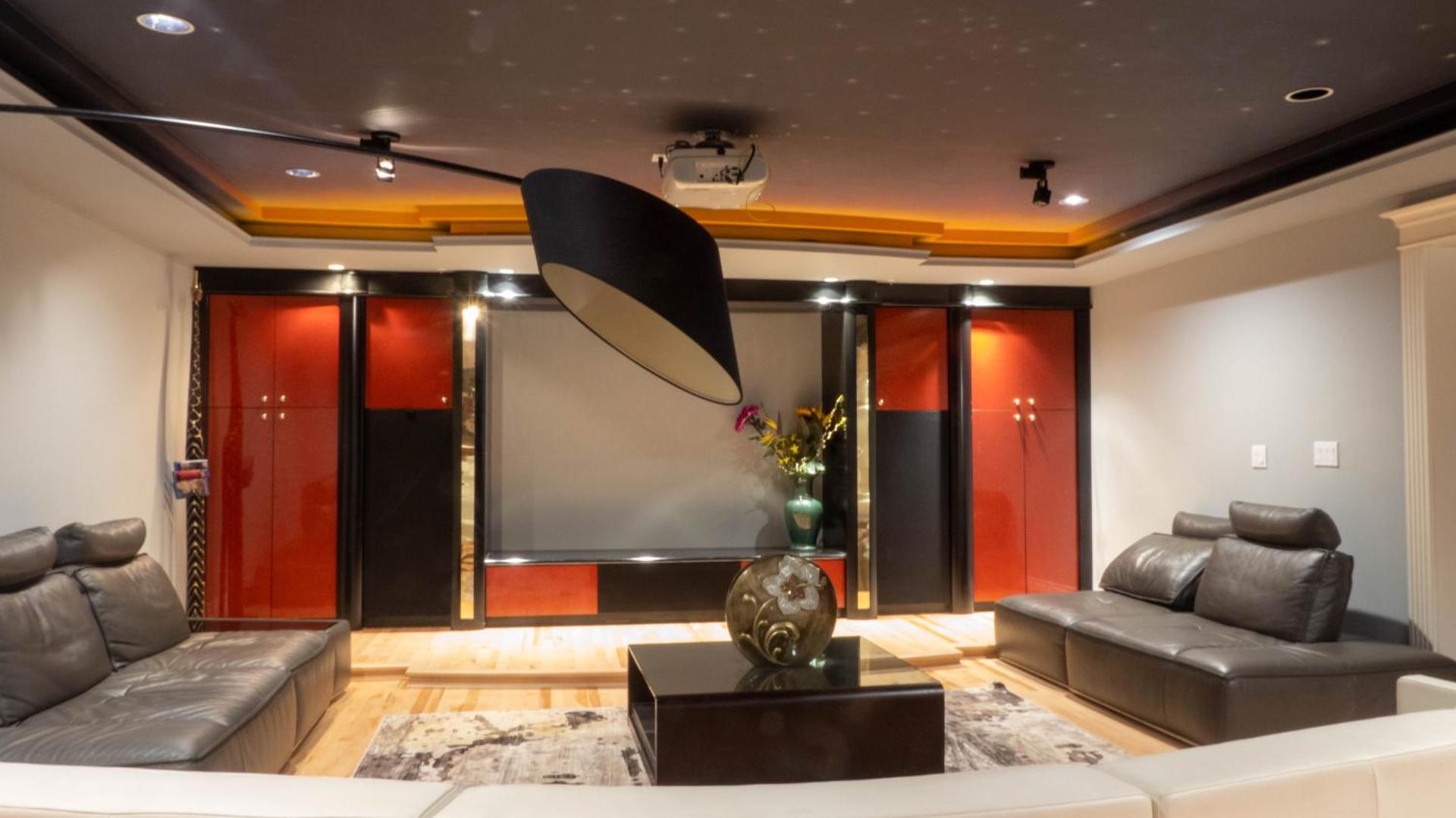 Communal lounge/ TV room