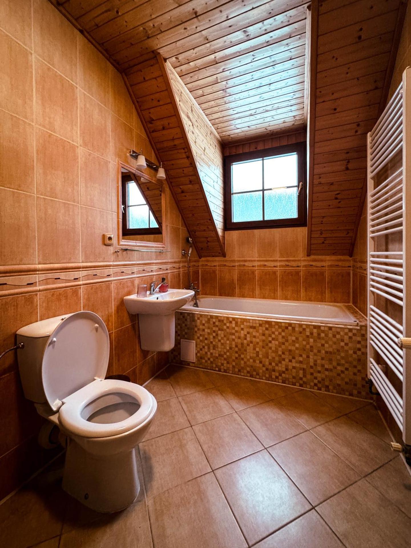 Apartment (6 Adults)