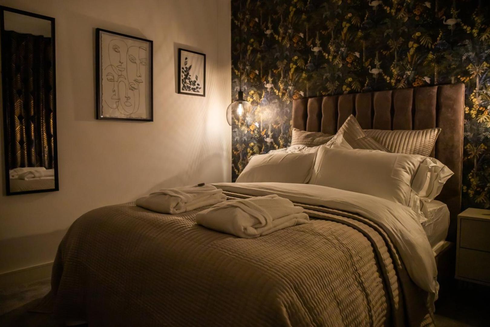 Kirkgate Suites - Majestic City Centre Apartment