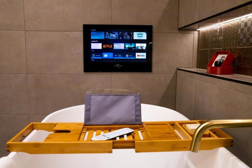 Kirkgate Suites - Luxurious City Centre Apartment