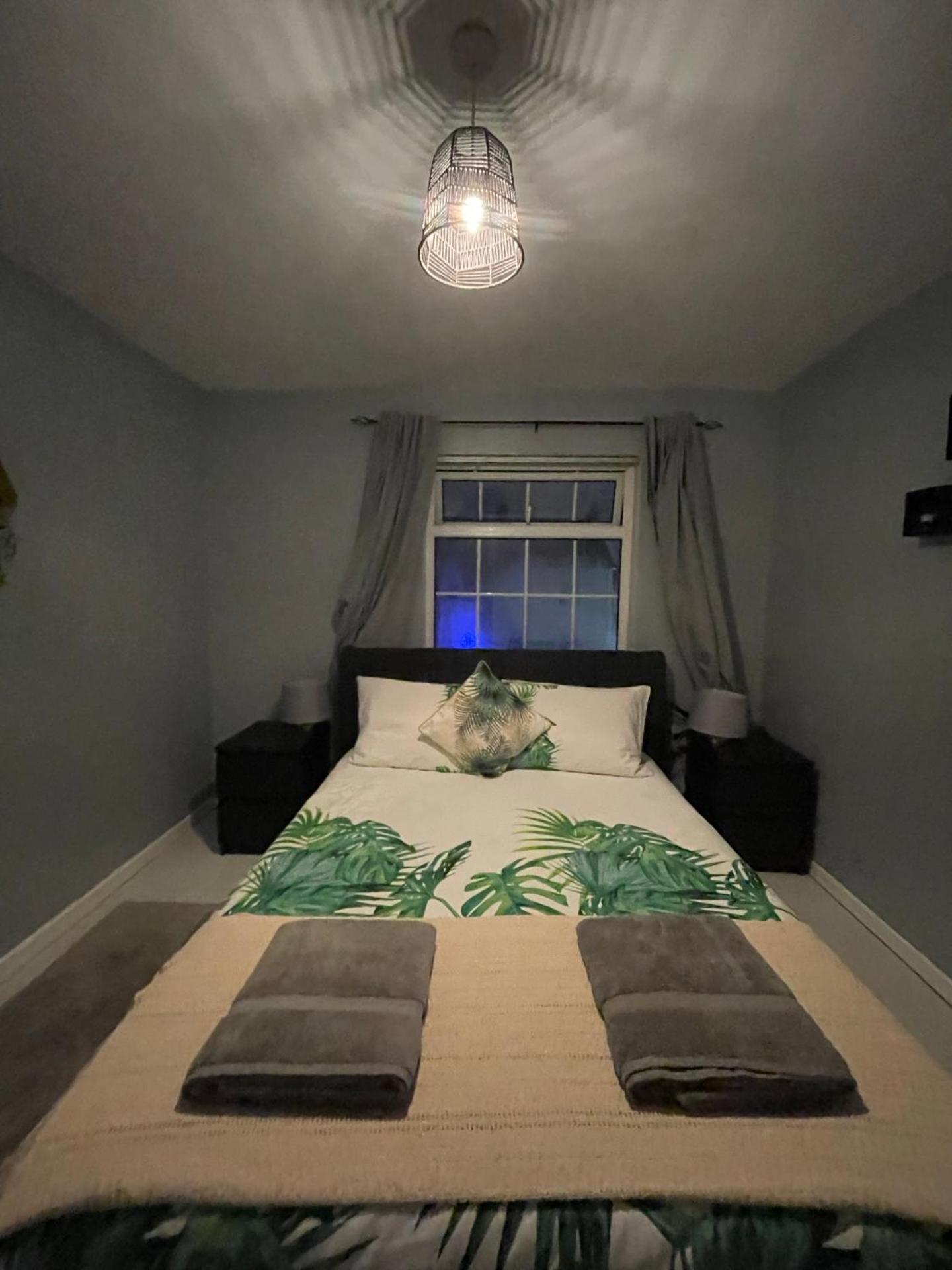 House near to CastleCourt shopping