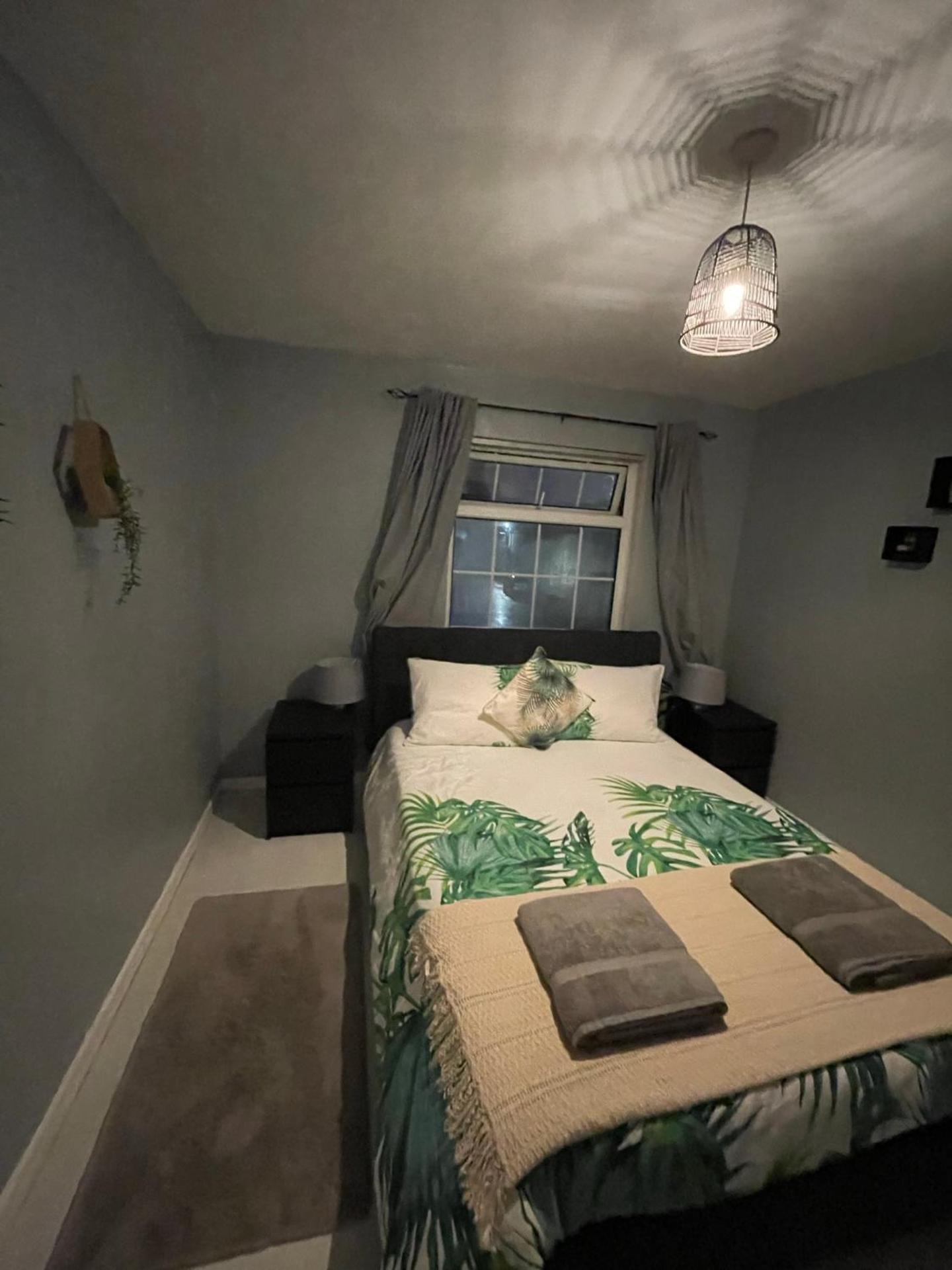 House near to CastleCourt shopping