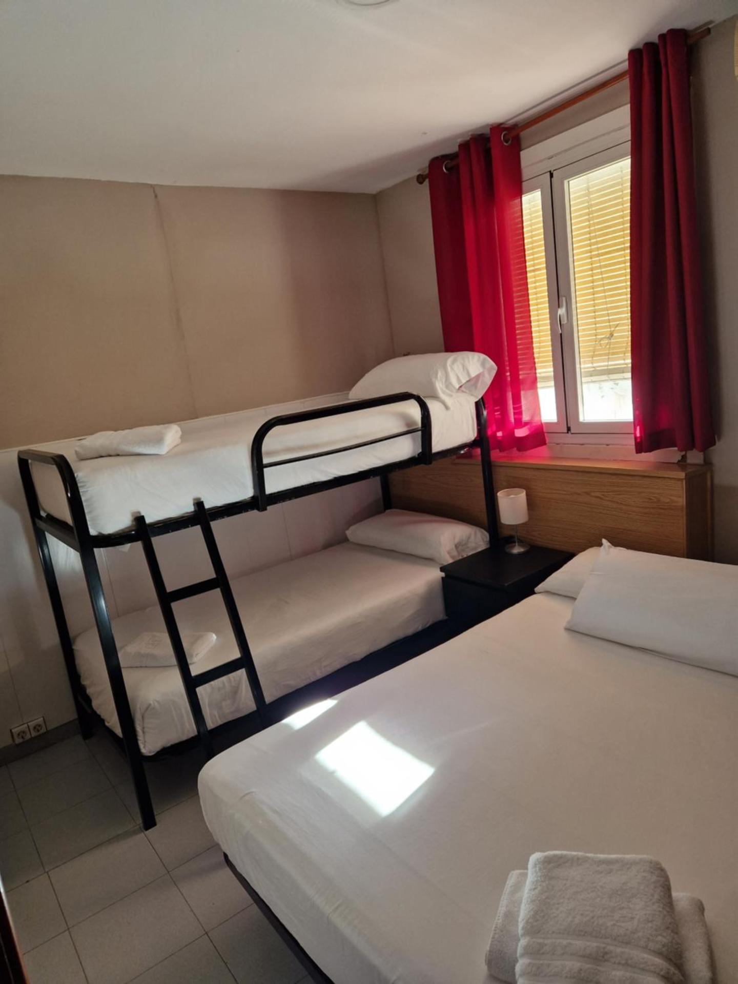 Quadruple Room with Private Bathroom