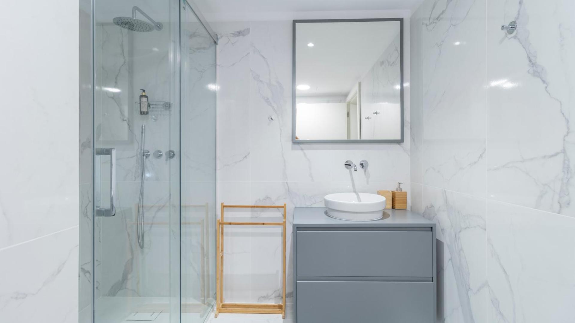 Old Town 1BR Duplex by LovelyStay