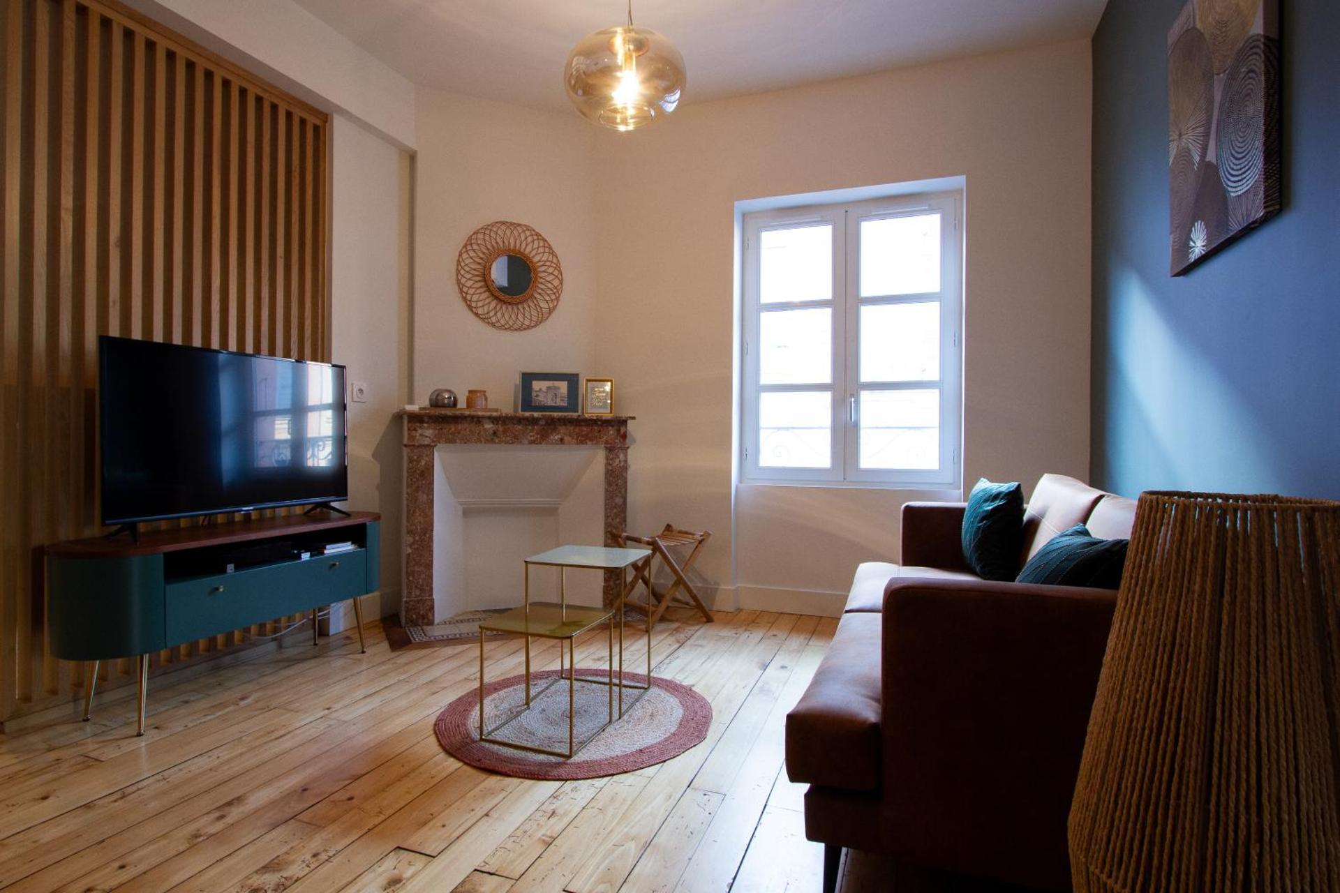 Communal lounge/ TV room