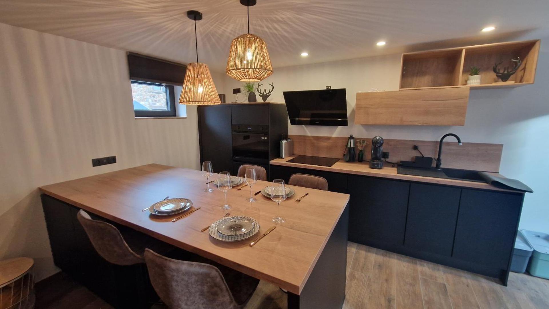 Kitchen or kitchenette