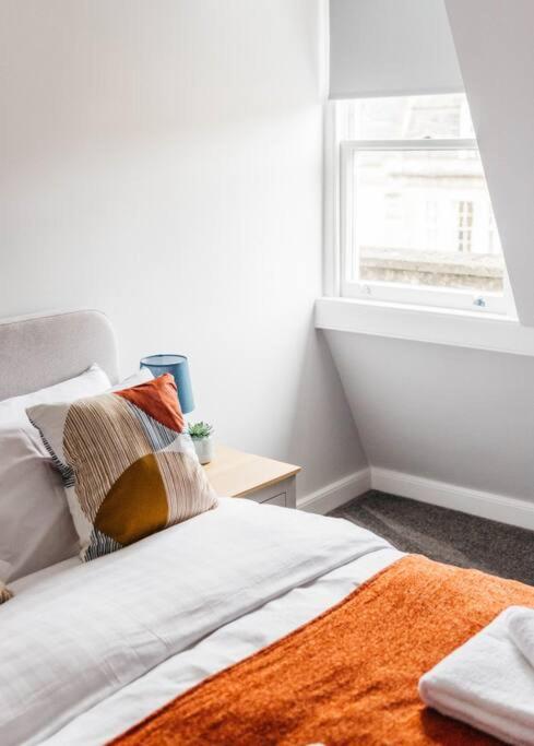 Central 4-bed House, 10 min Walk to Sights