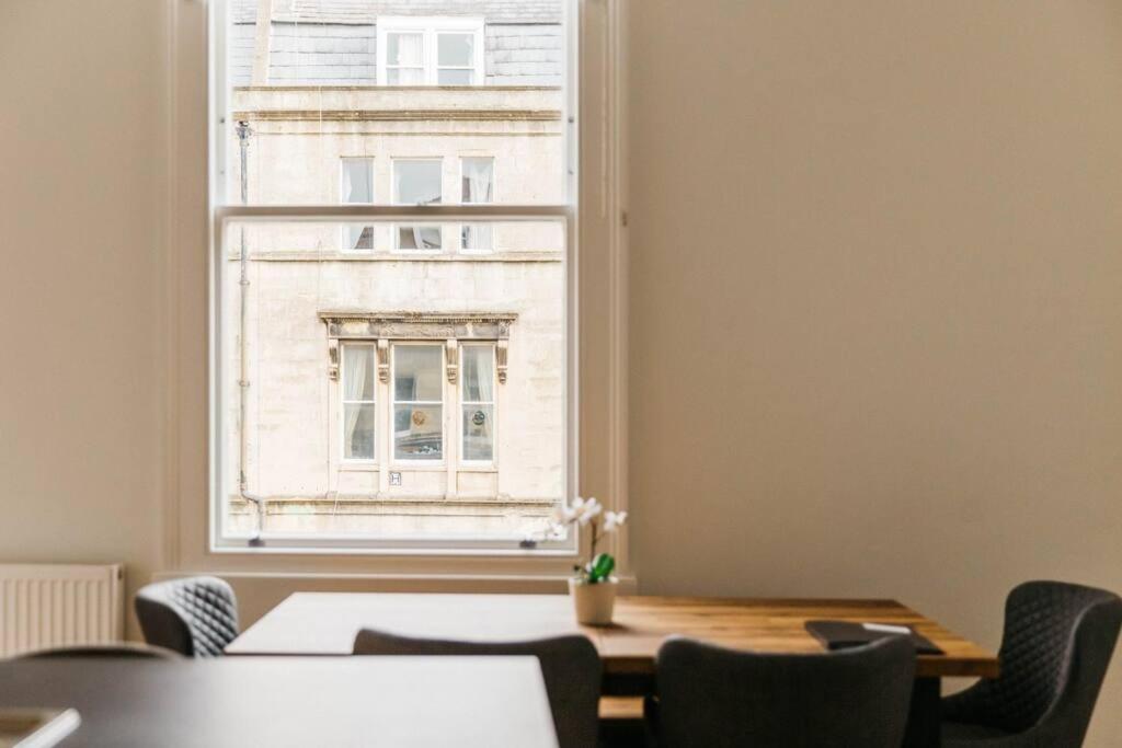 Central 4-bed House, 10 min Walk to Sights