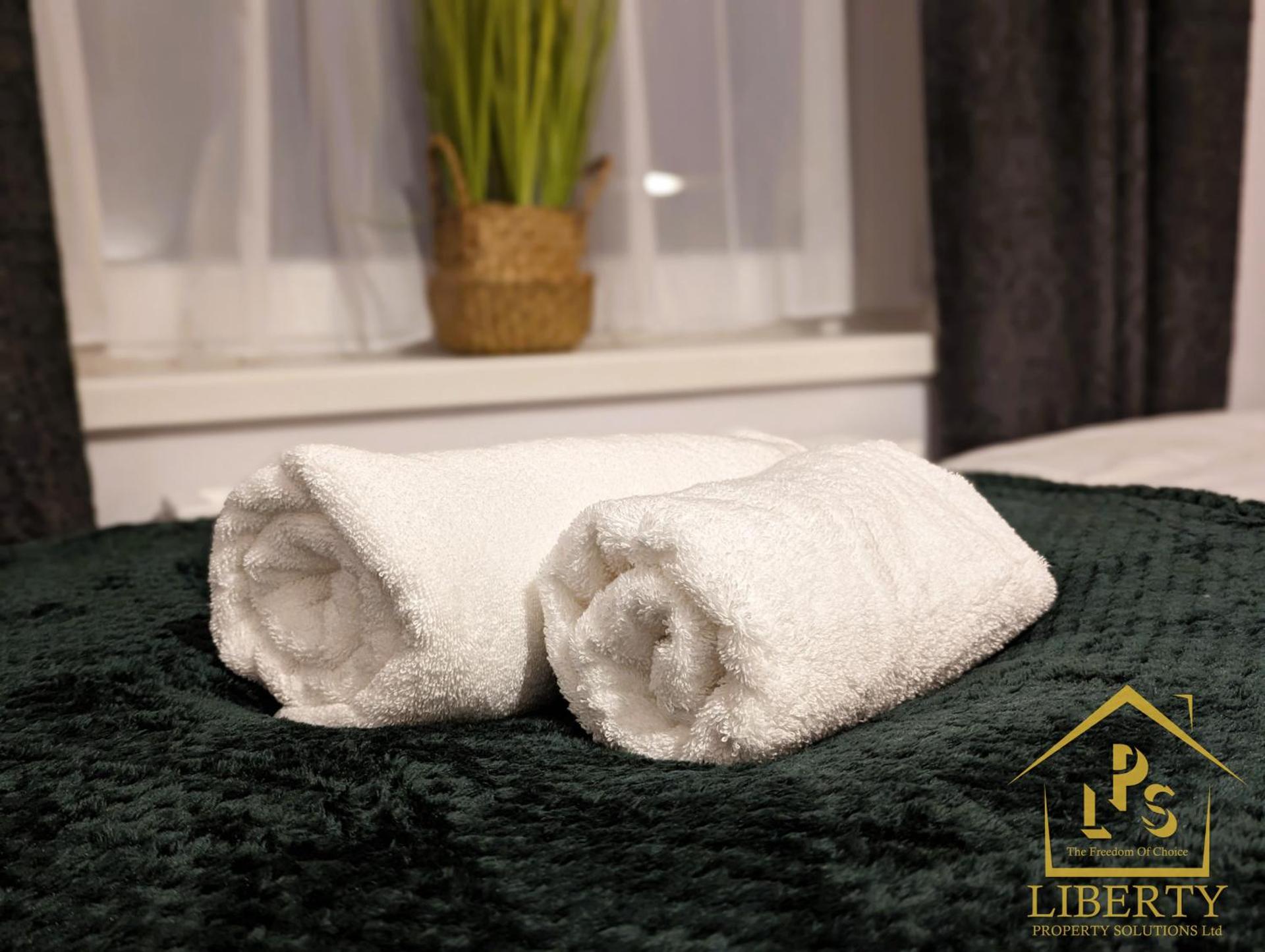 6 Guests * 4 Bedroom * Free Wi-Fi *Huntingdon