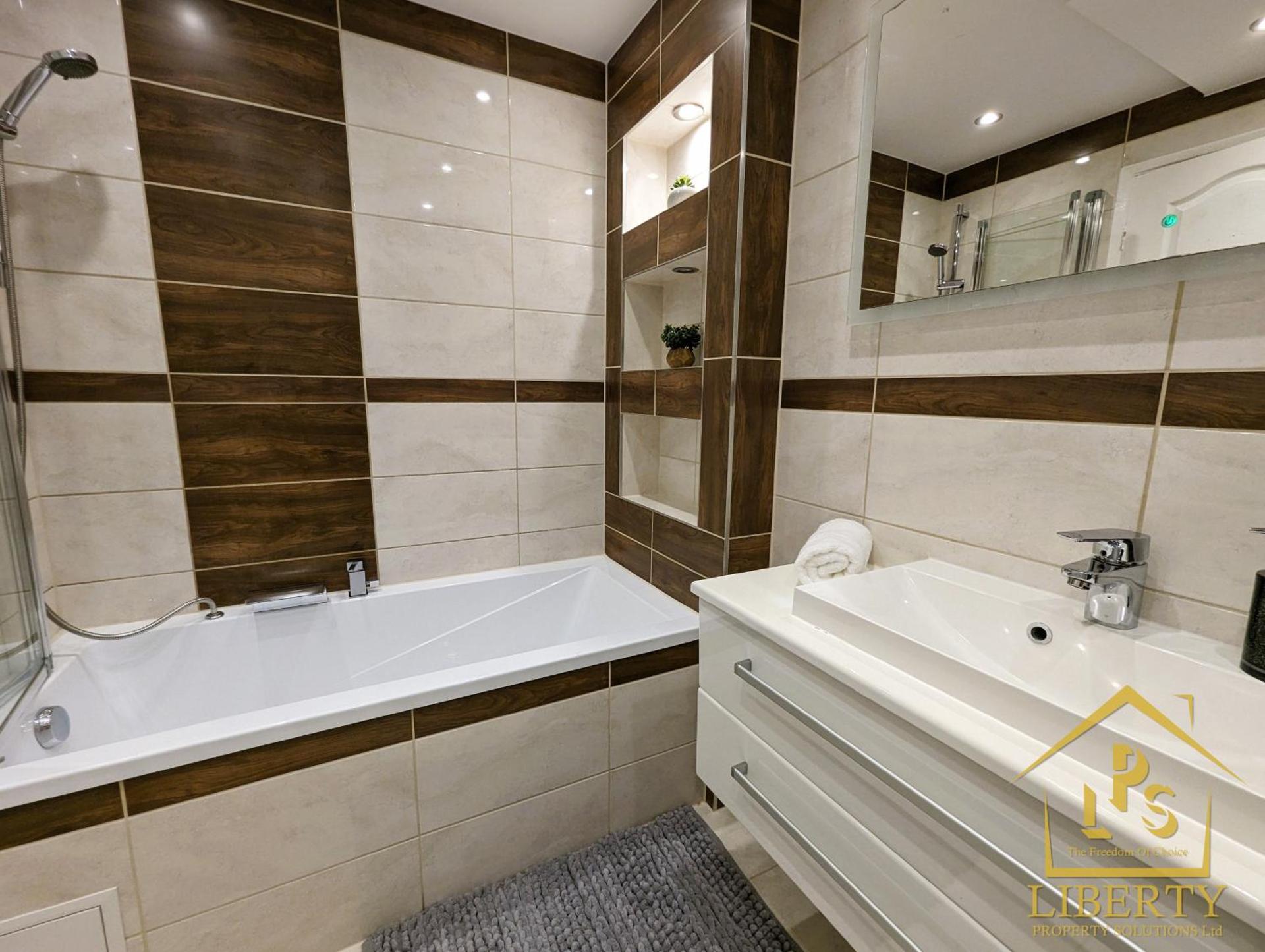 6 Guests * 4 Bedroom * Free Wi-Fi *Huntingdon