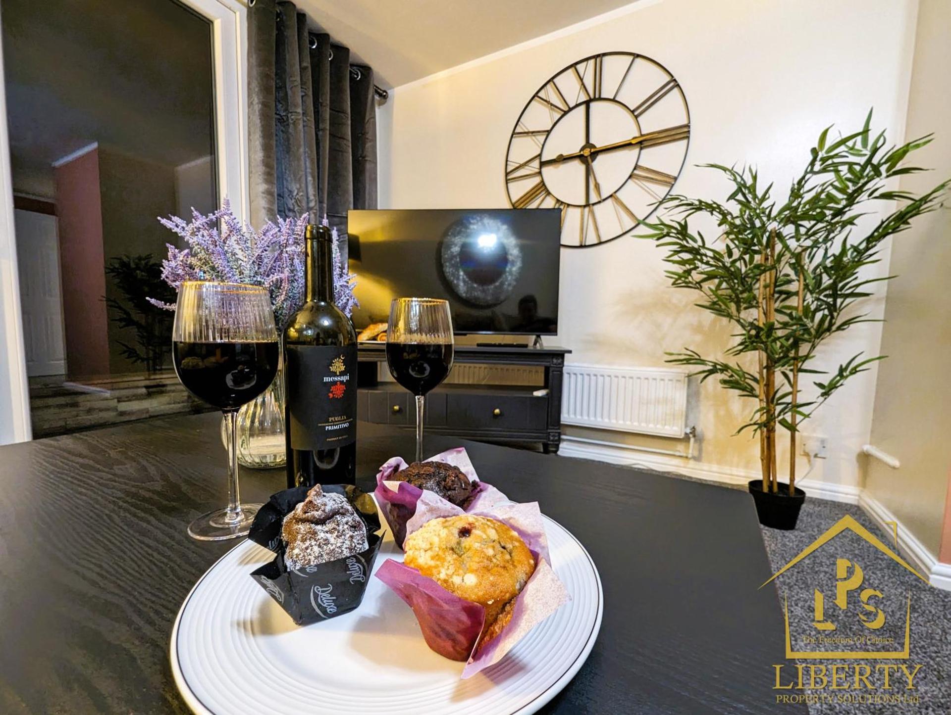 6 Guests * 4 Bedroom * Free Wi-Fi *Huntingdon