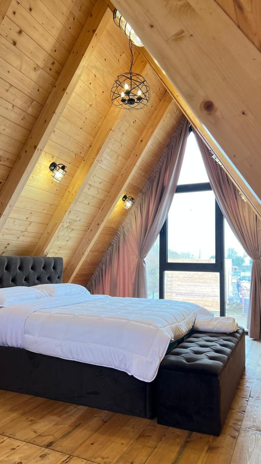 Windmill Shkodra Gesthouse Camping & Grill