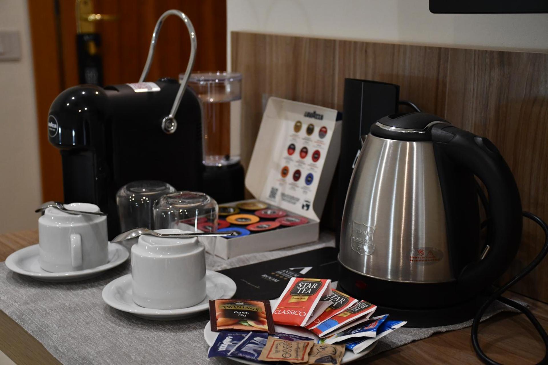 Coffee/tea facilities