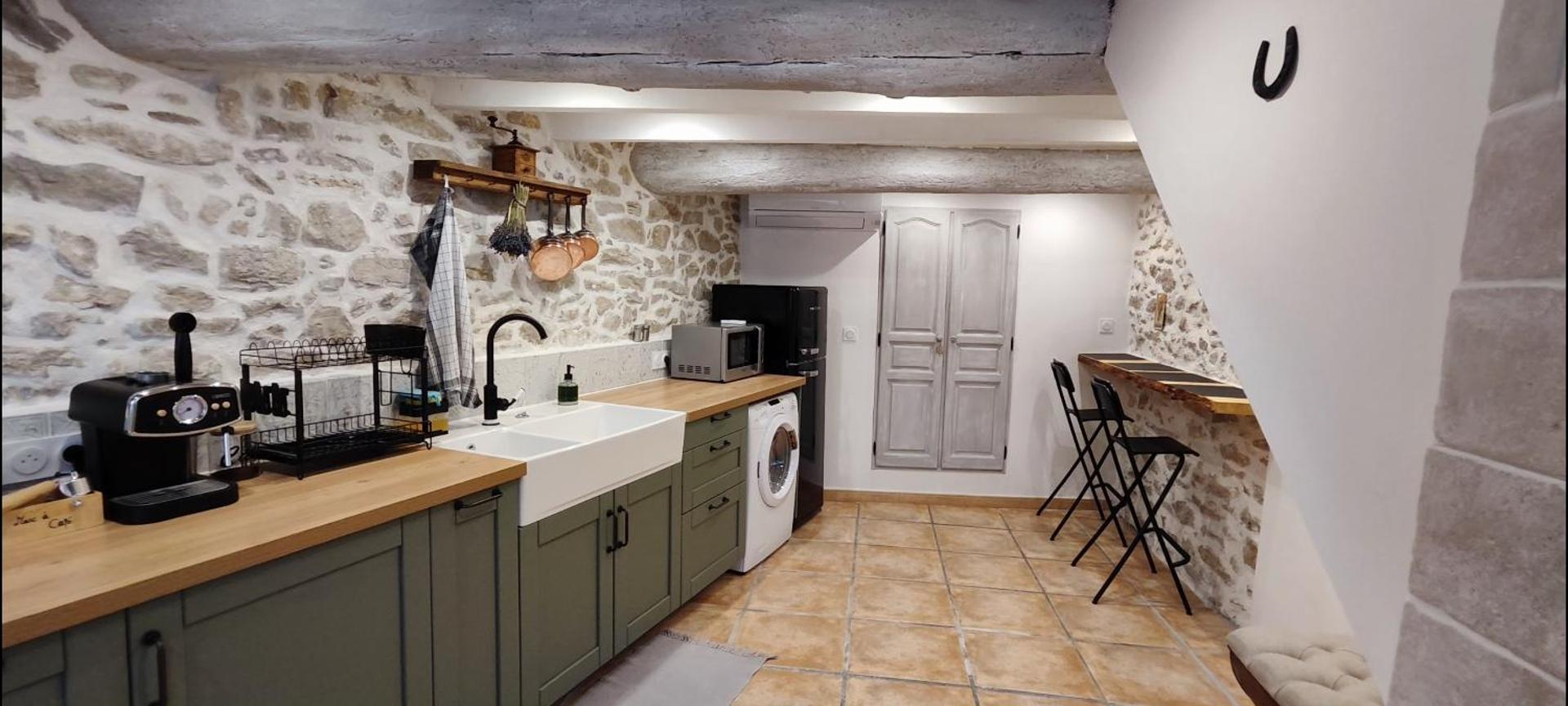 Kitchen or kitchenette