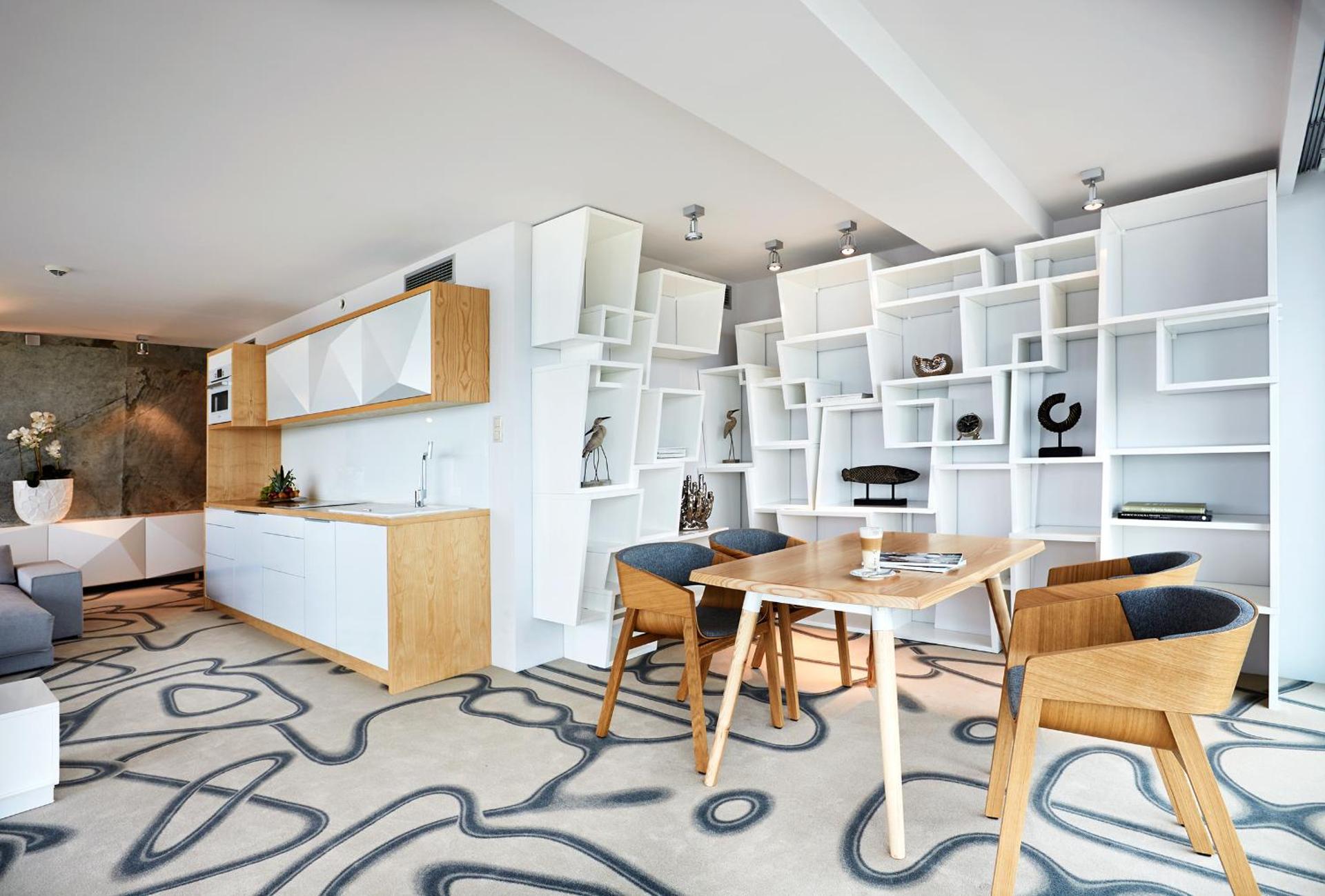 Communal lounge/ TV room