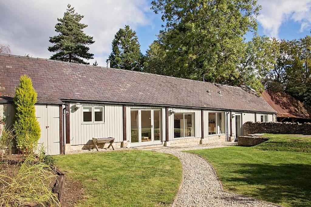 Charming Cotswold Barn, Near Diddly Squat, Soho Farmhouse