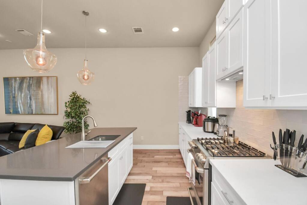 Beautiful Luxurious Houston Galleria Home