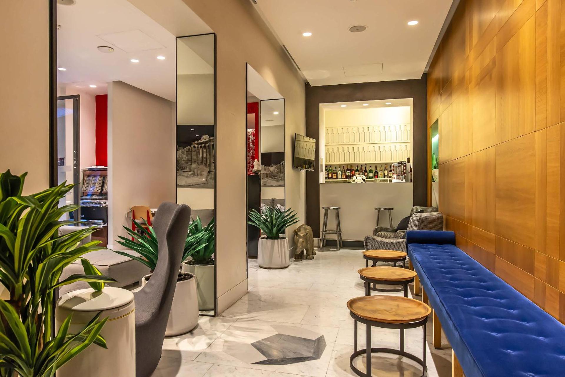 Communal lounge/ TV room