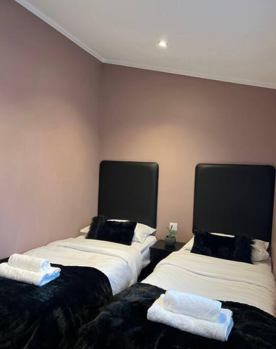 Luxury Lodge With Hot Tub In Royal Deeside