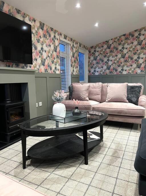 Luxury Lodge With Hot Tub In Royal Deeside