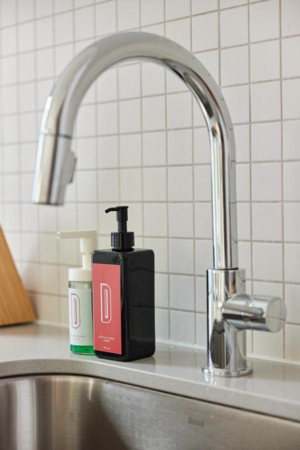 New and Cozy 3 bedroom in Le Plateau by Denstays