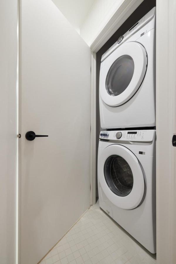 New and Cozy 3 bedroom in Le Plateau by Denstays