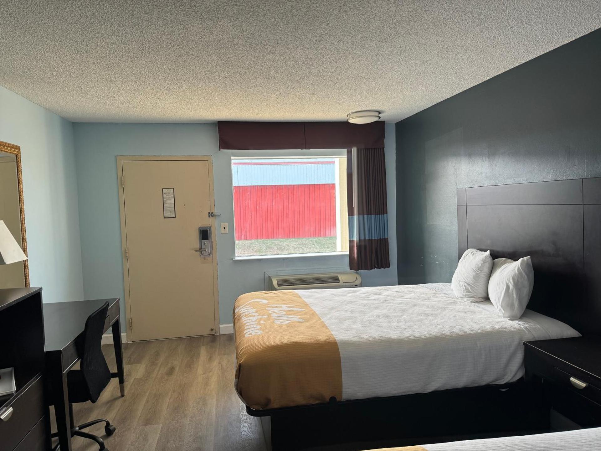 Red Carpet Inn & Suites - Danville