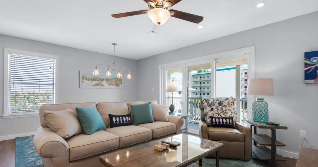 Remodeled 3 Bedroom Beach Condo - In the Heart of Destin!