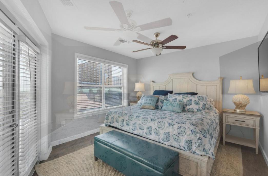 Remodeled 3 Bedroom Beach Condo - In the Heart of Destin!