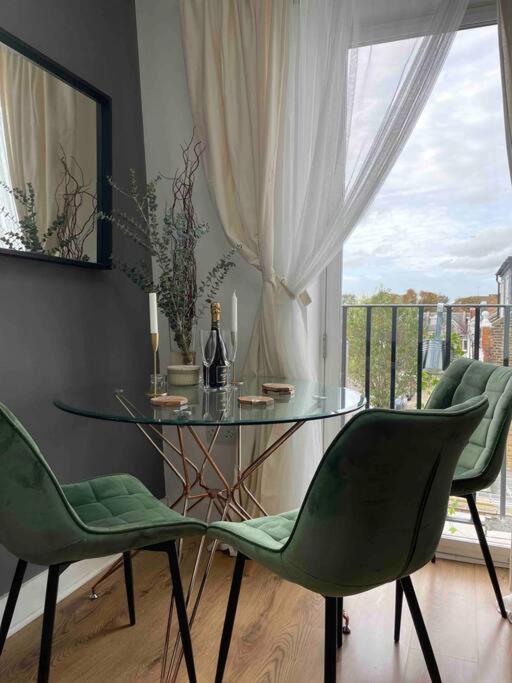 Cosy and quiet one bedroom Thames flat