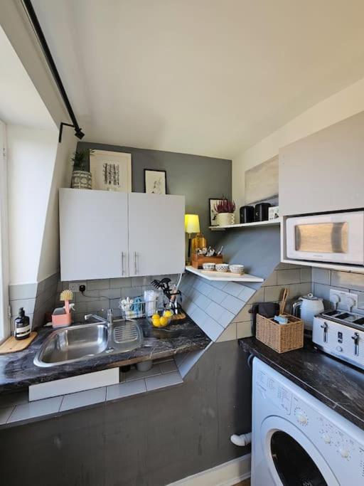 Cosy and quiet one bedroom Thames flat