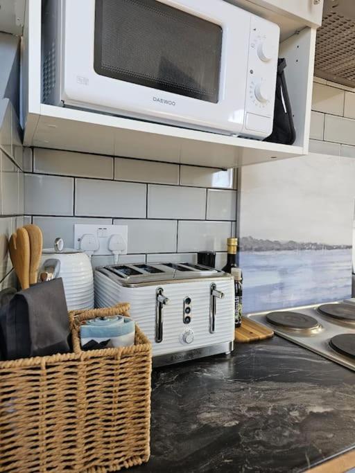 Cosy and quiet one bedroom Thames flat