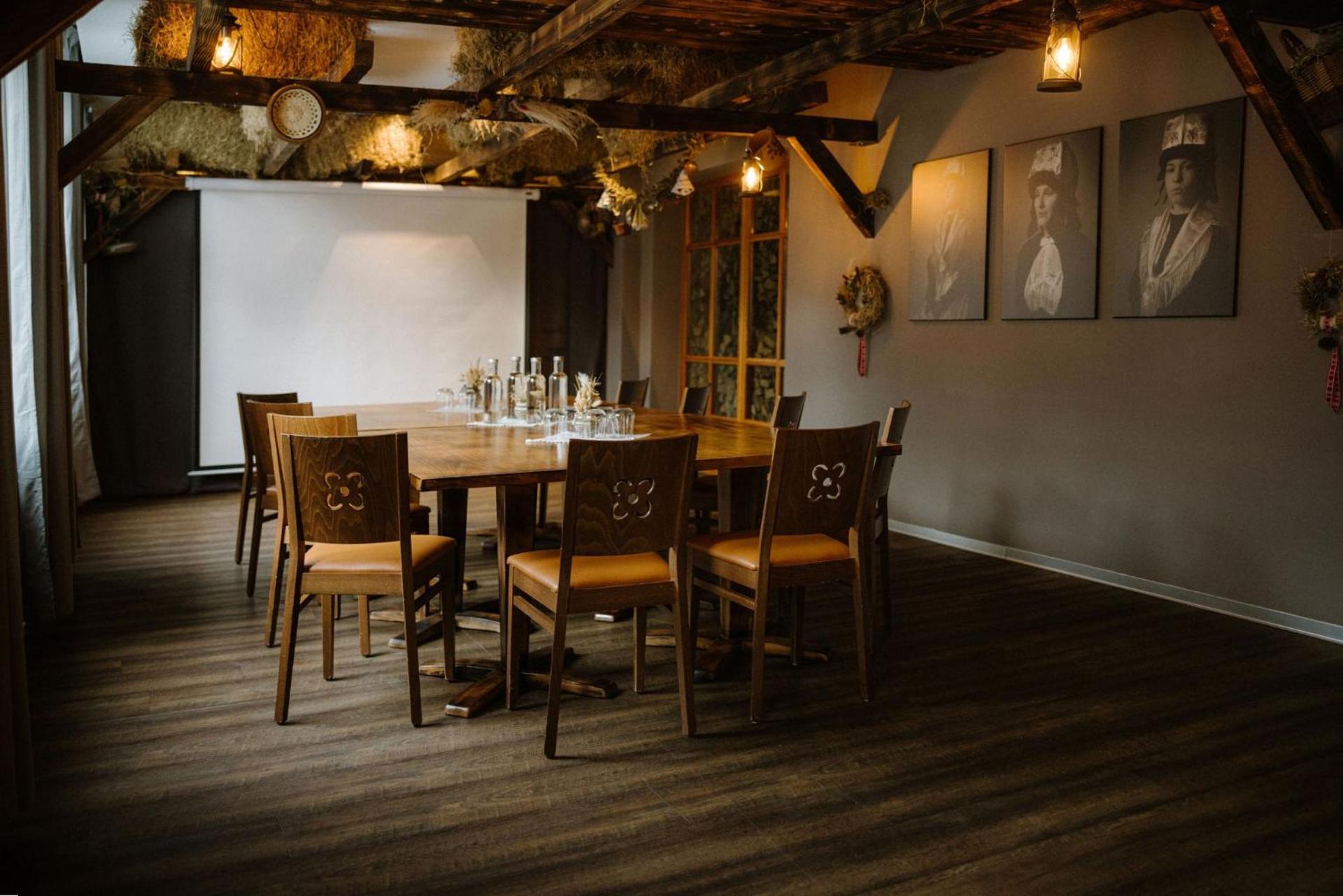 Meeting/conference room